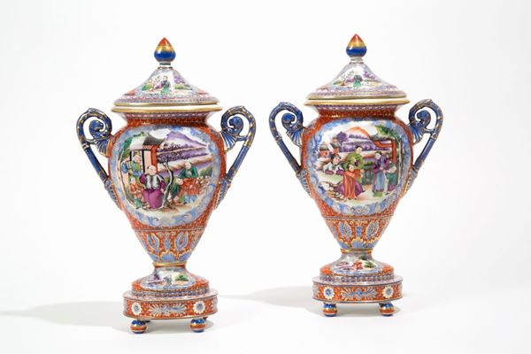 Pair of vases with lids