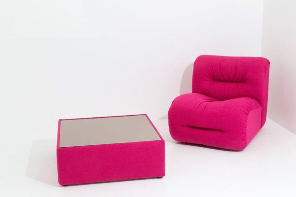 Armchair with coffee table. SPANISH production