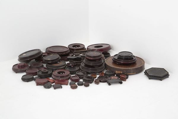 Fifty-nine bases  - Auction Milano Decor n°85 - Viscontea Casa d'Aste