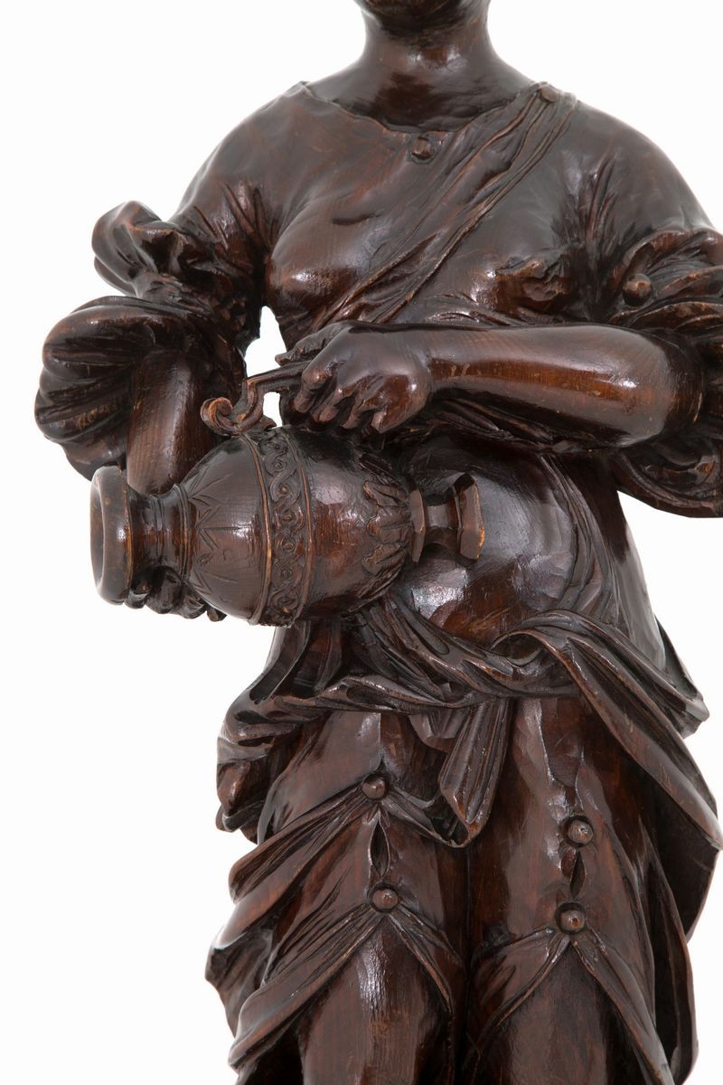 Colonna con scultura