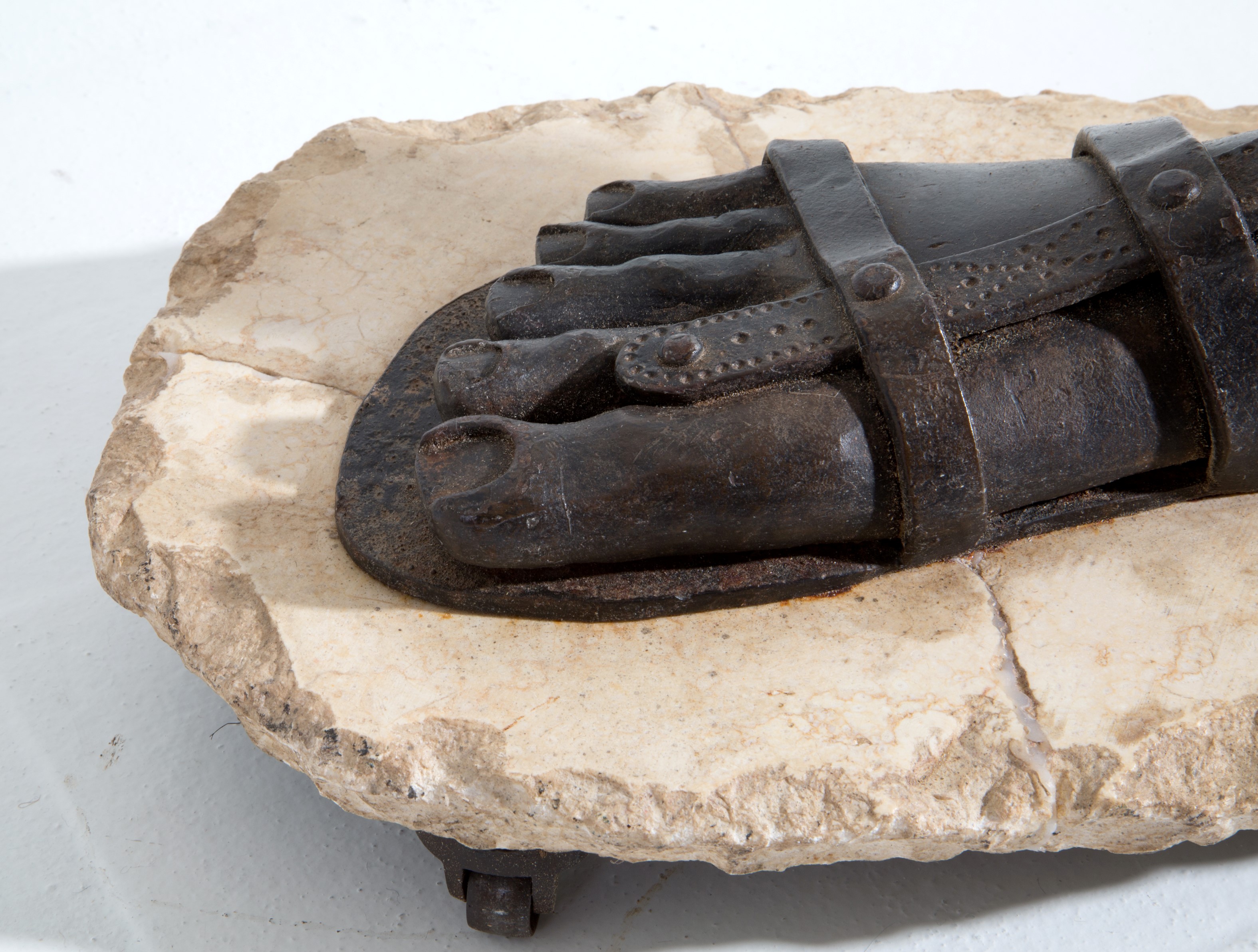 Scultura in ferro "PIEDE"