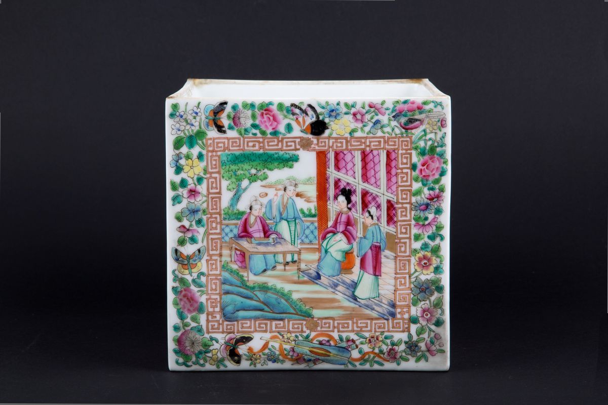 Cachepot in porcellana