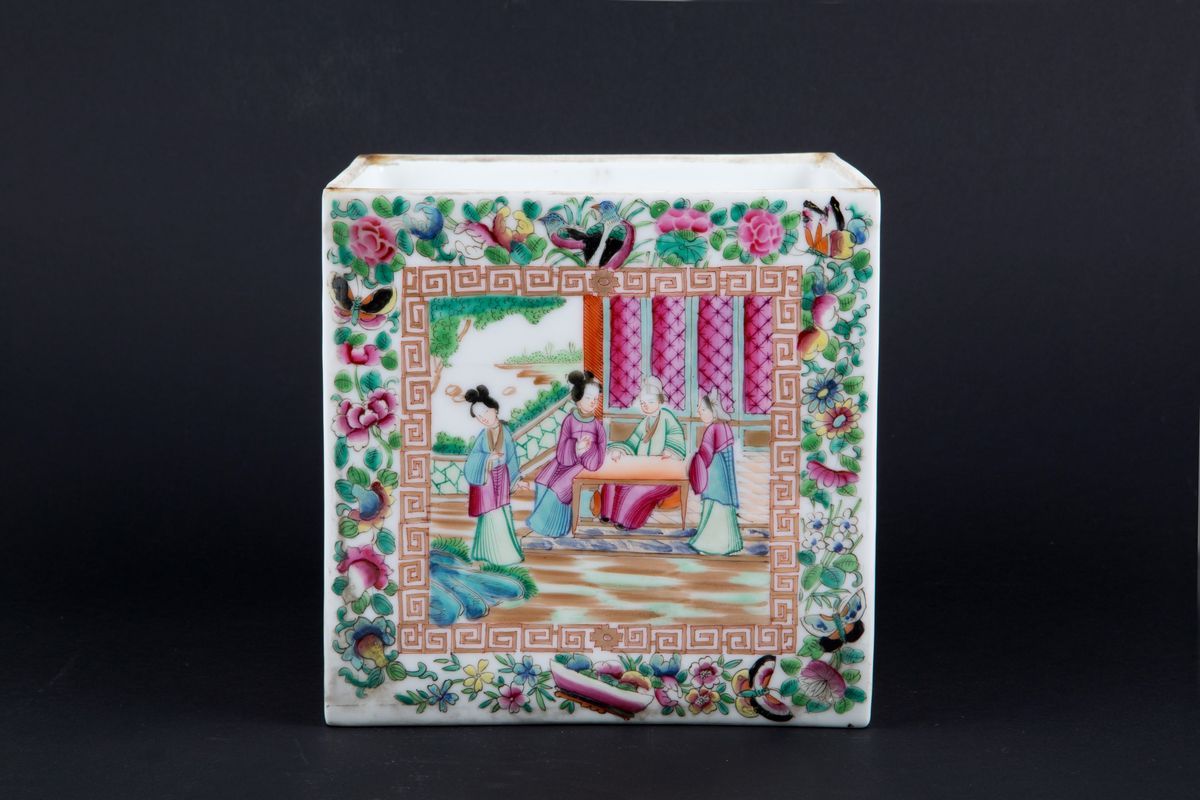 Cachepot in porcellana