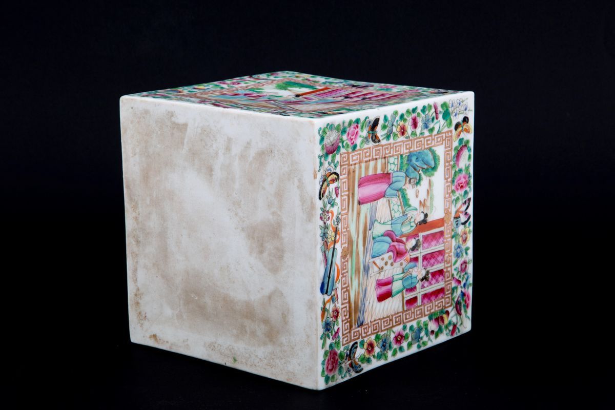 Cachepot in porcellana