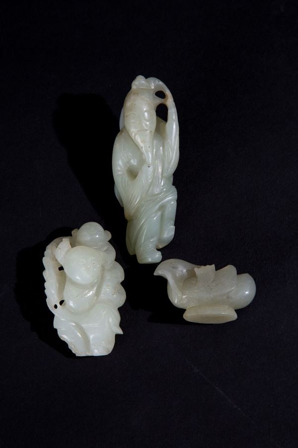 Tre piccole sculture in giada