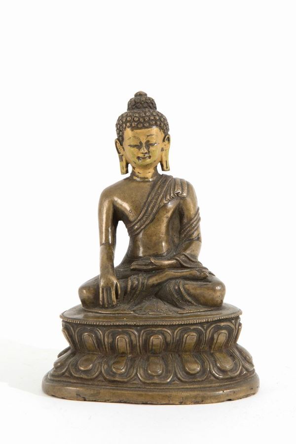 Scultura in bronzo "BUDDHA SEDUTO SU FIORE DI LOTO"