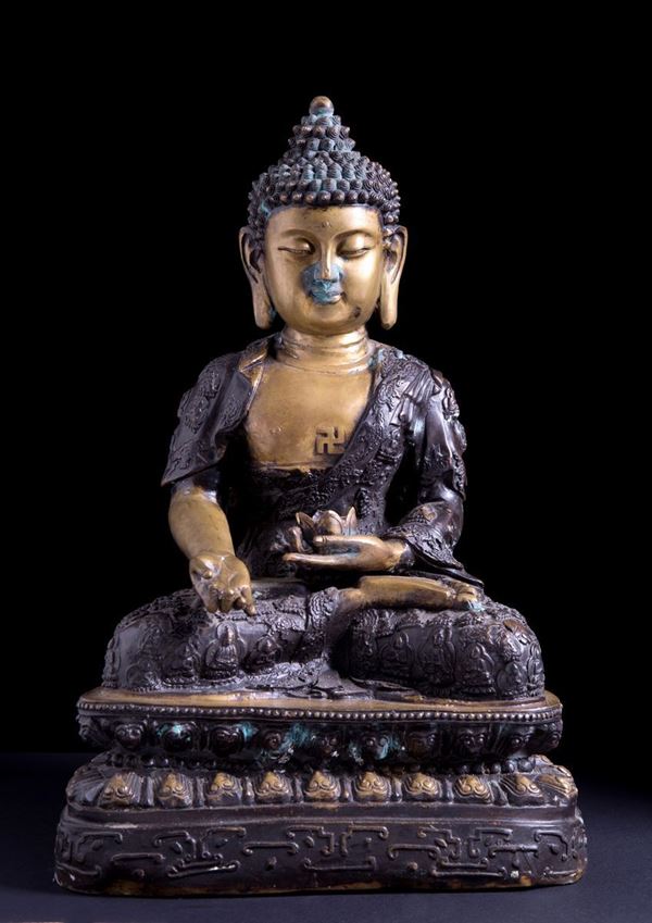 Scultura in bronzo "DIVINITA' CON FIORE DI LOTO"