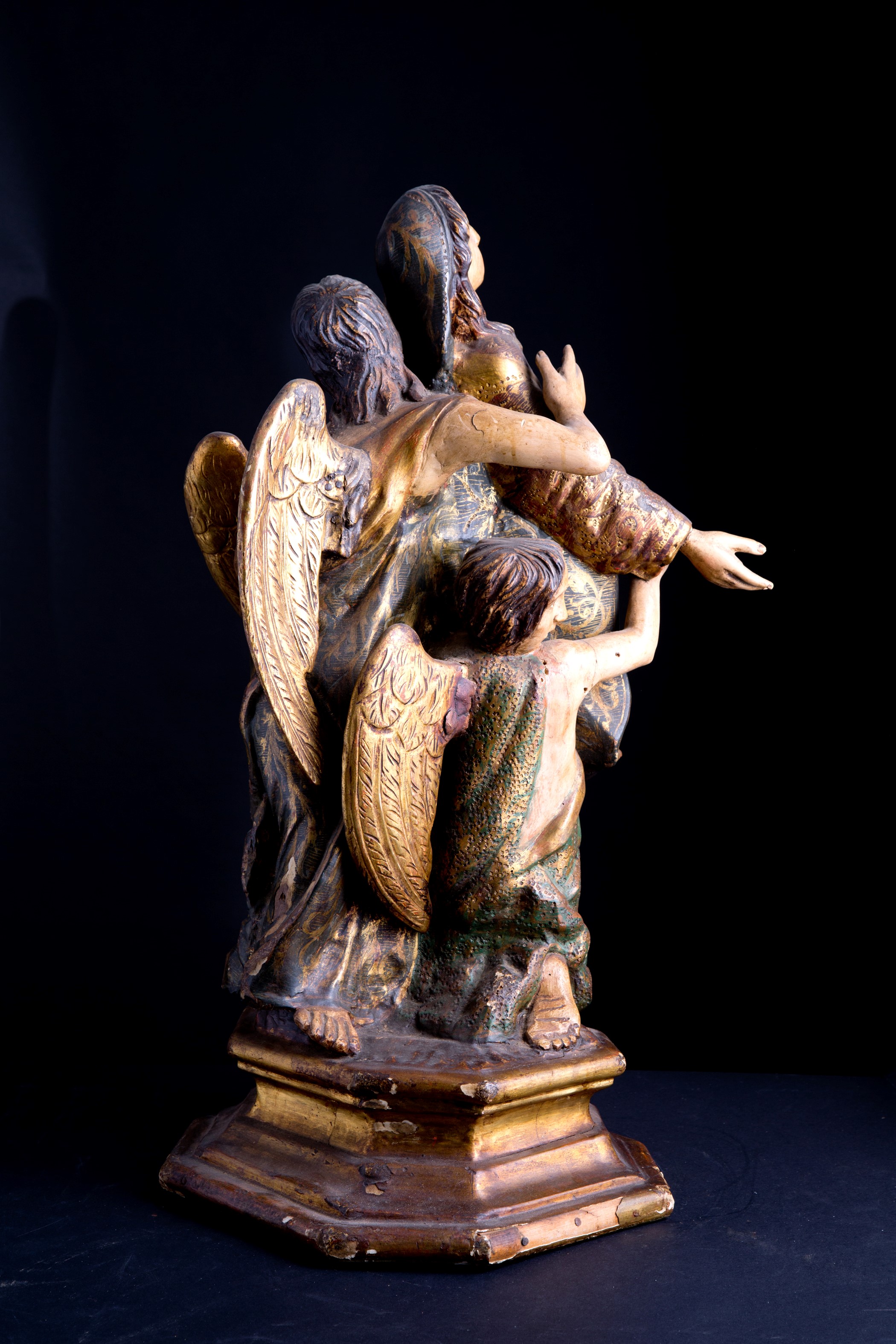Scultura "MADONNA CON ARCANGELI"