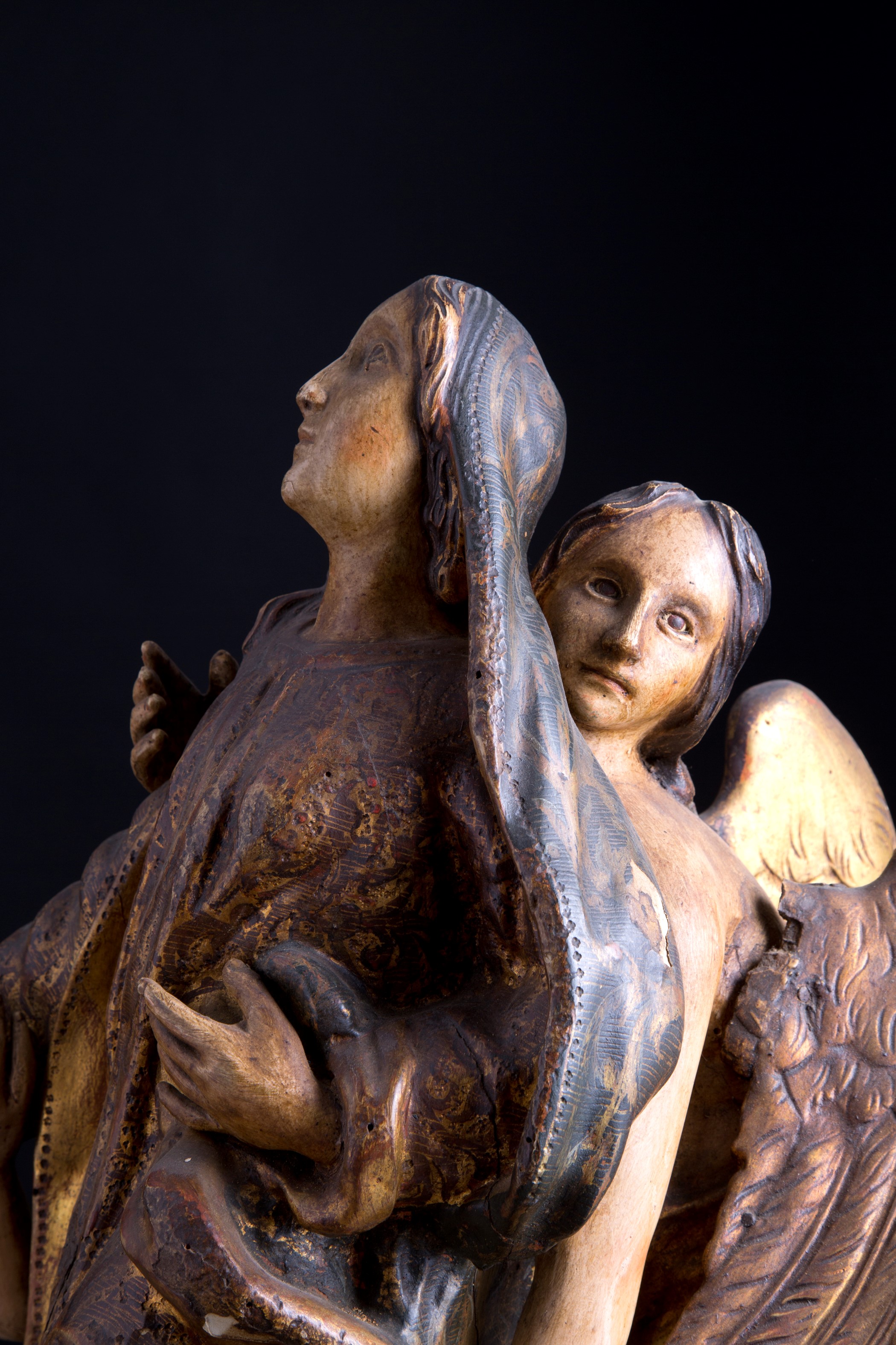 Scultura "MADONNA CON ARCANGELI"