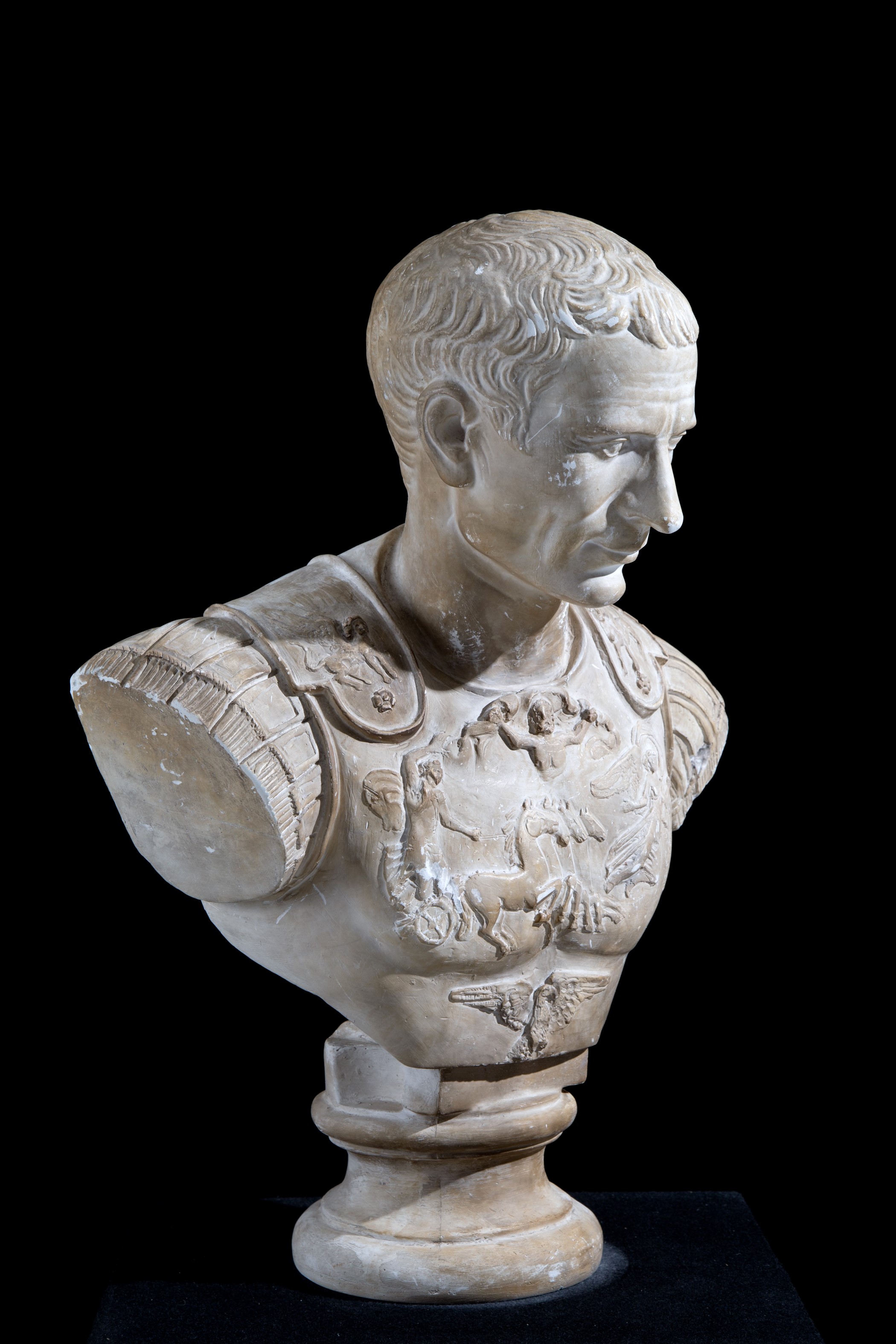 Scultura in gesso "BUSTO DI IMPERATORE"