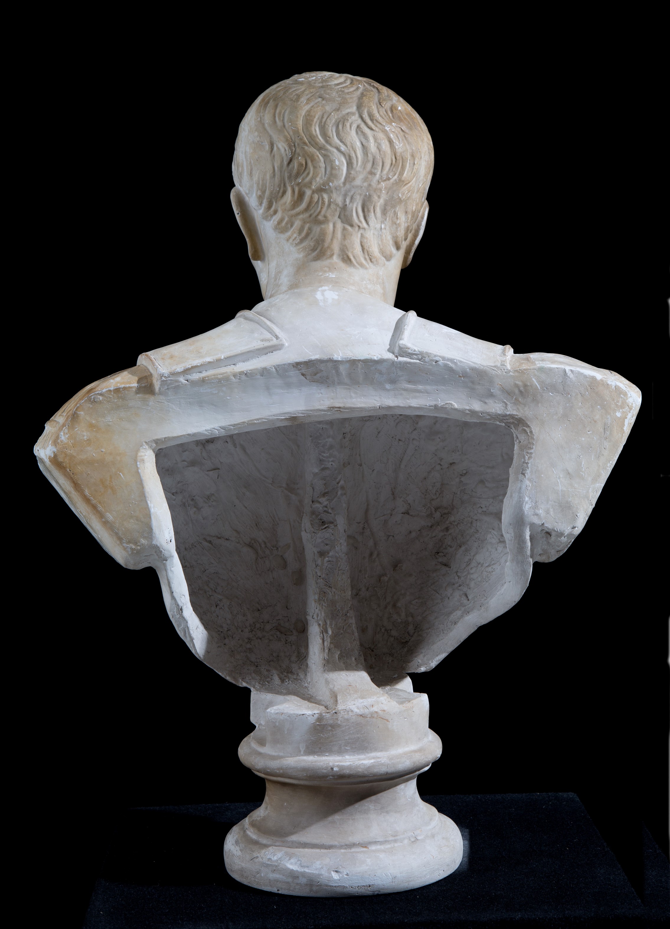 Scultura in gesso "BUSTO DI IMPERATORE"