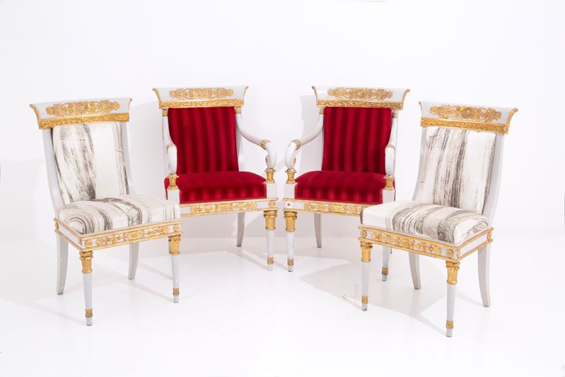 Coppia di poltrone e due sedie