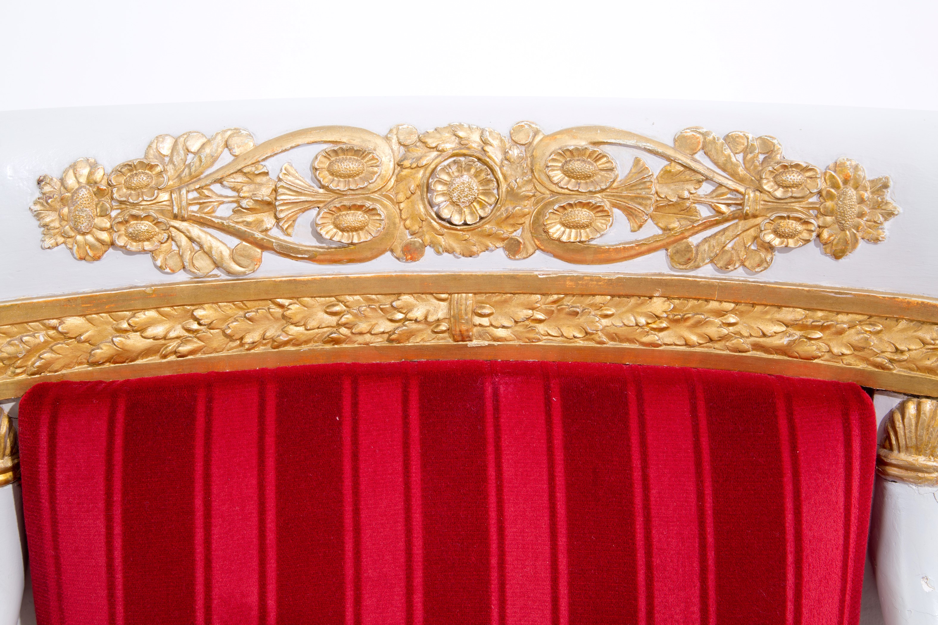 Coppia di poltrone e due sedie