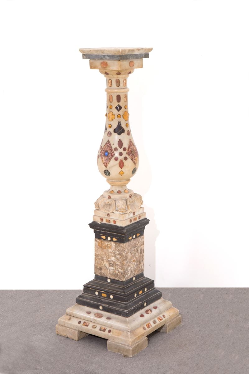 Colonna in marmo e pietre dure