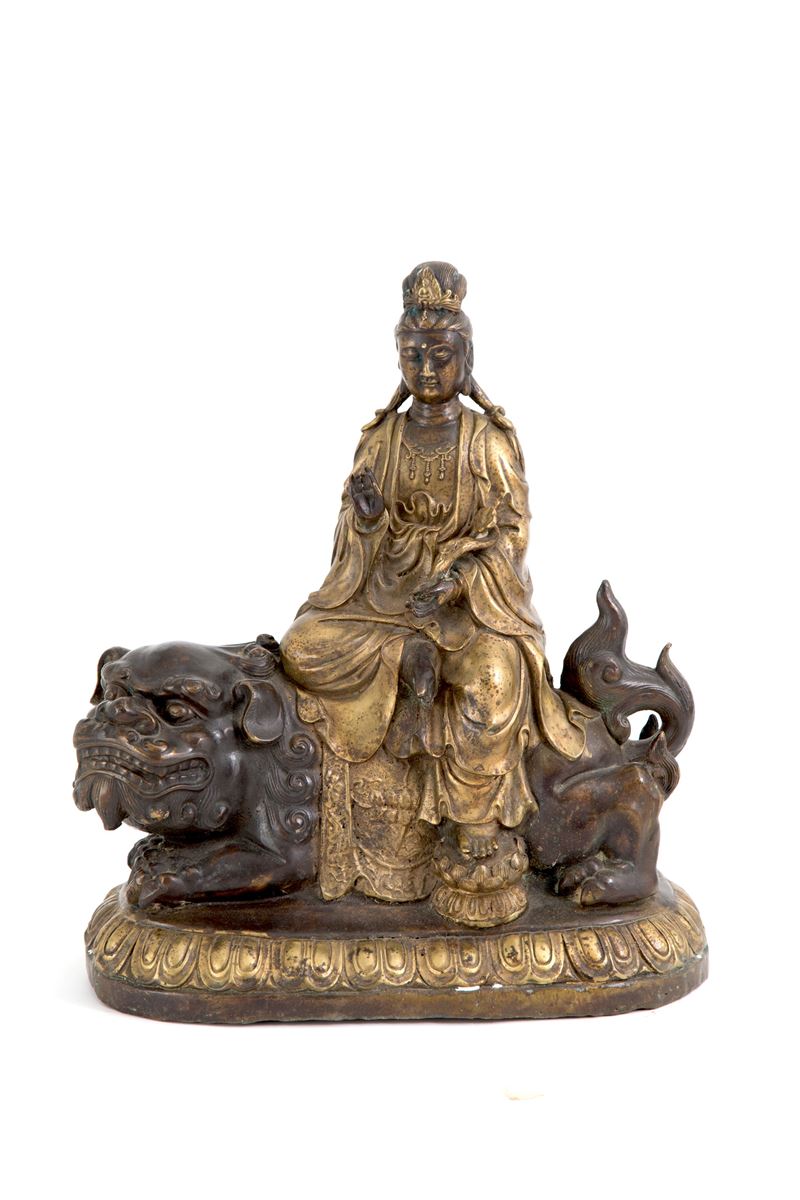 Scultura in bronzo "GUANYN SEDUTA SU CANE DI FO"