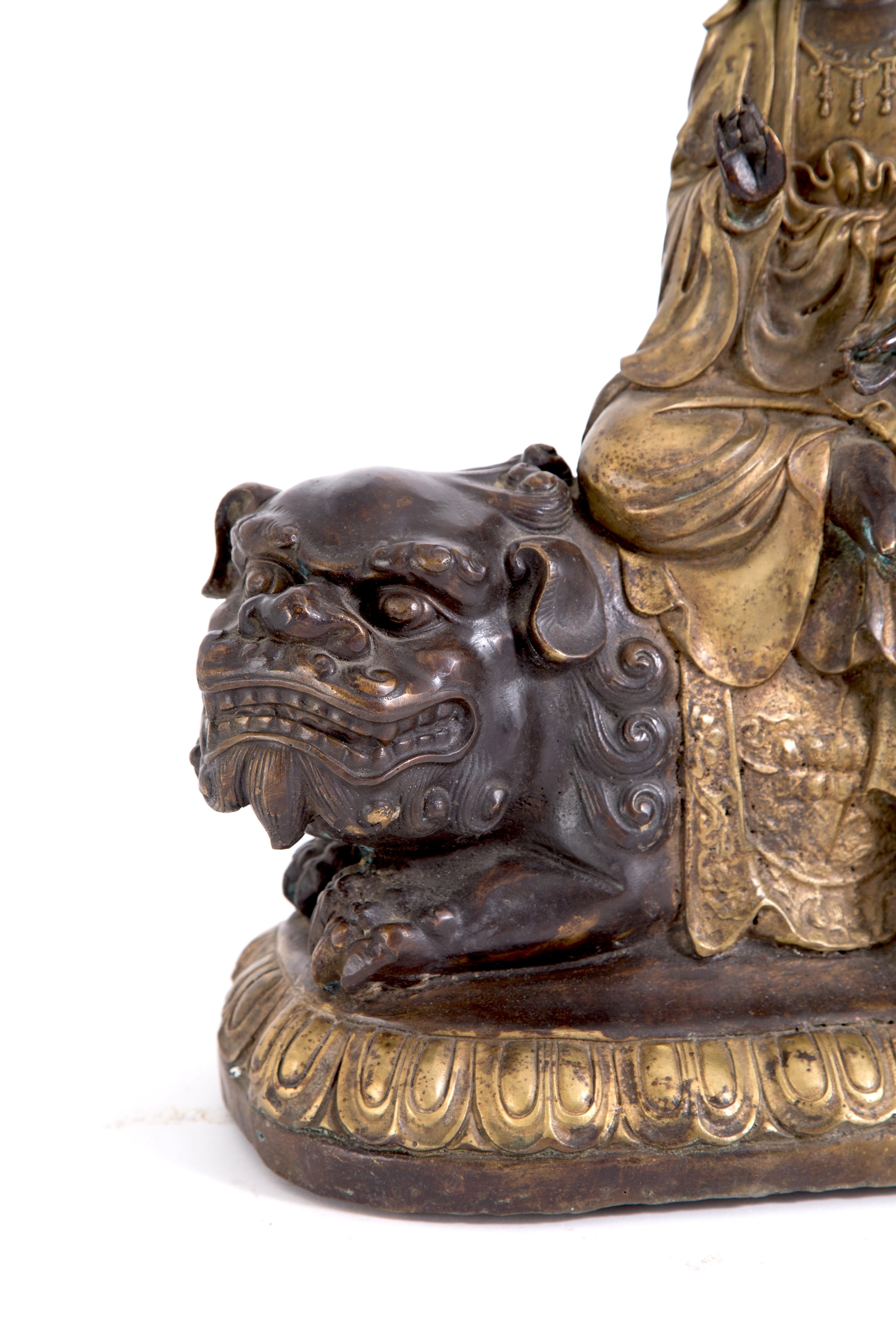Scultura in bronzo "GUANYN SEDUTA SU CANE DI FO"