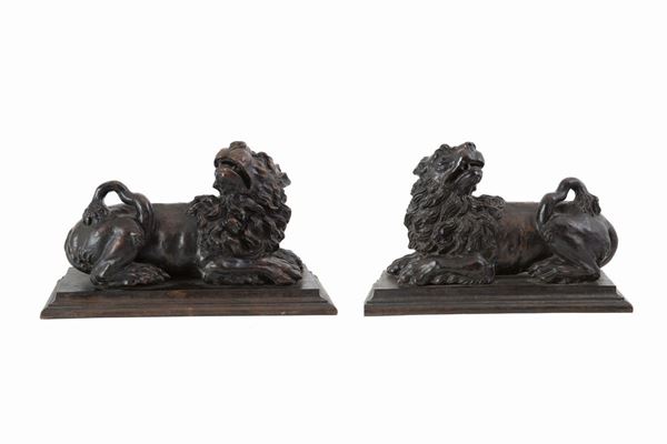 Pair of bronze sculptures "LIONS"