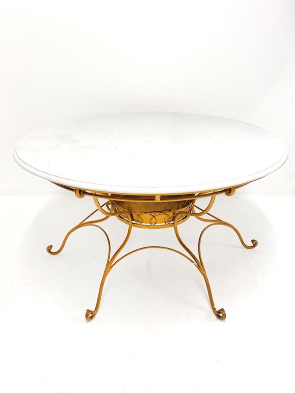 Round table