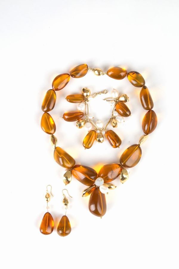Parure in oro, ambra e perle