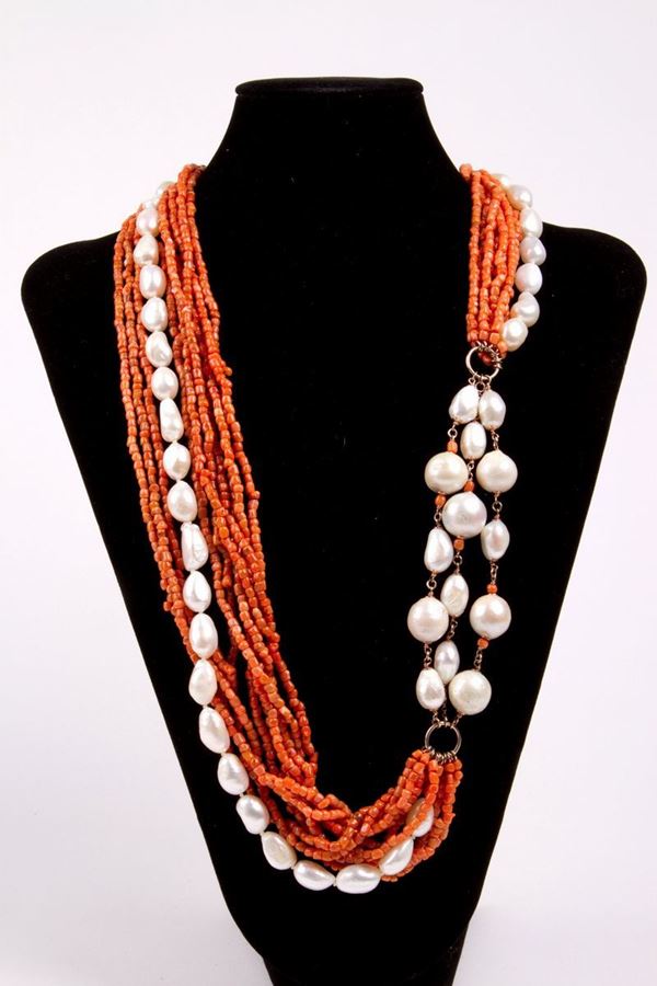 Collana in corallo e perle