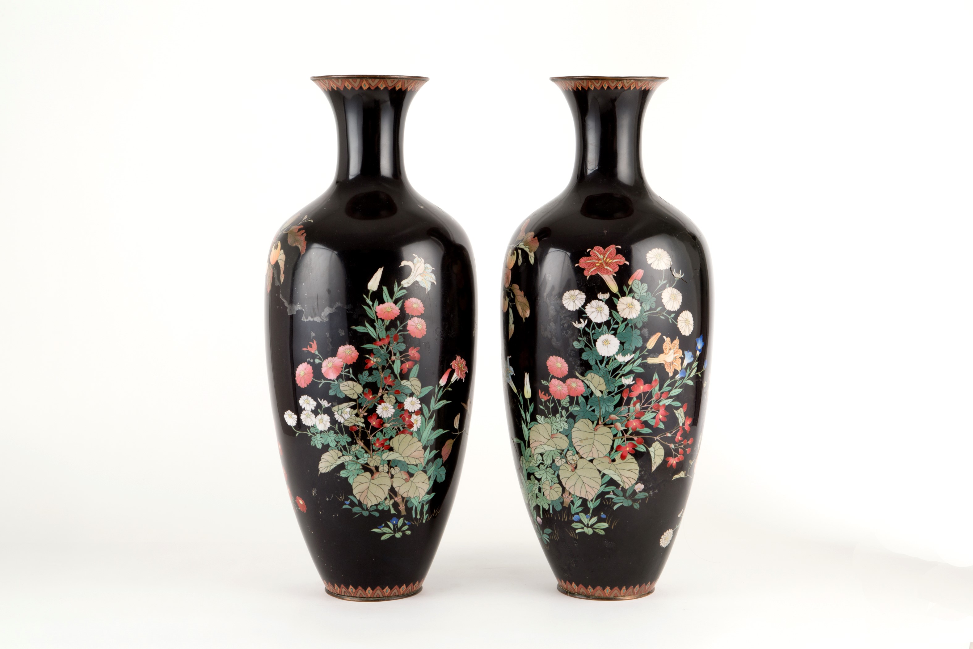 Coppia di vasi cloisonné