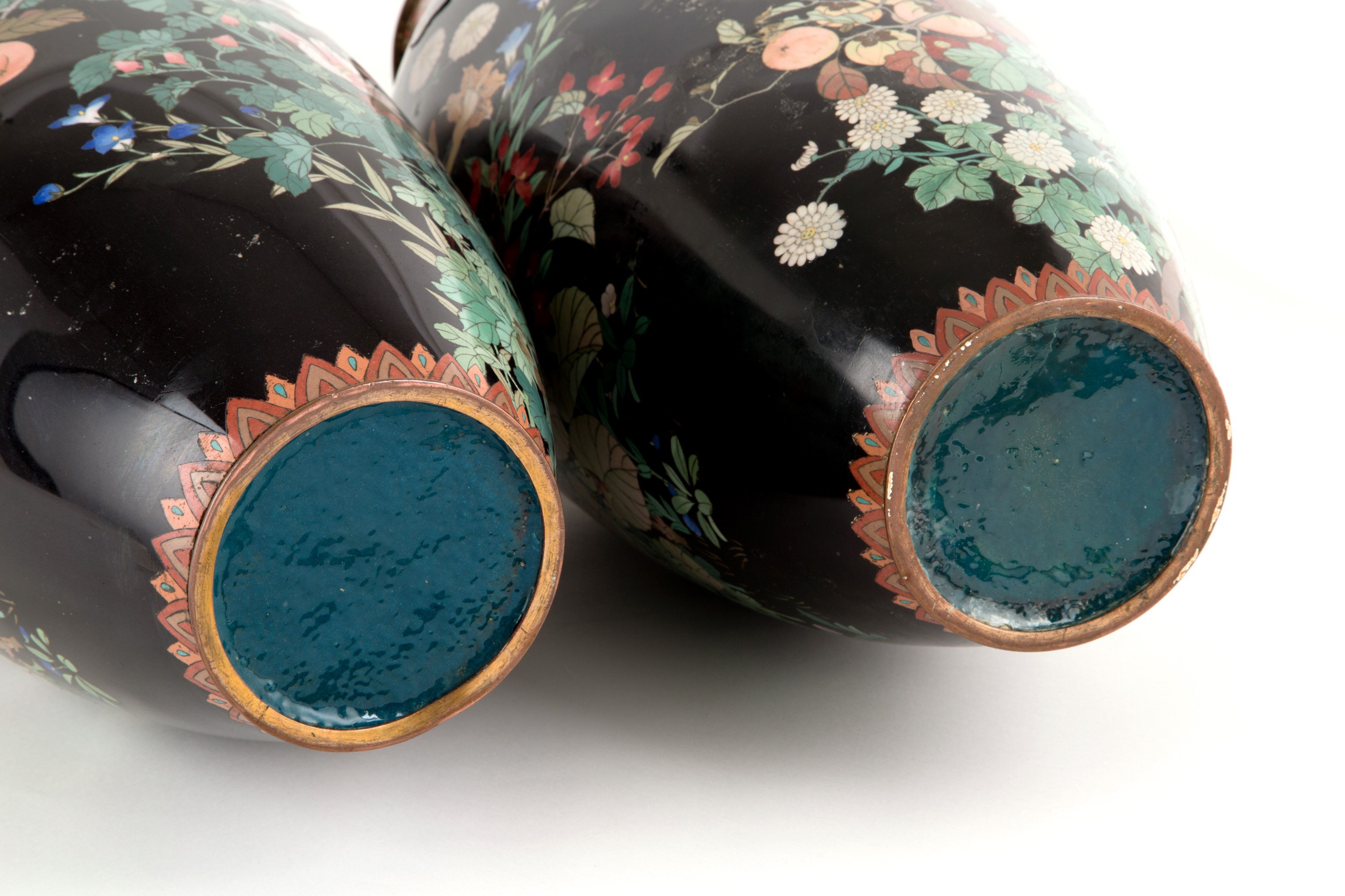 Coppia di vasi cloisonné