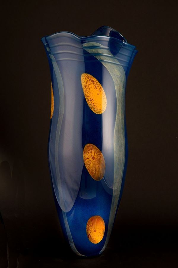 Vaso in vetro blu e oro