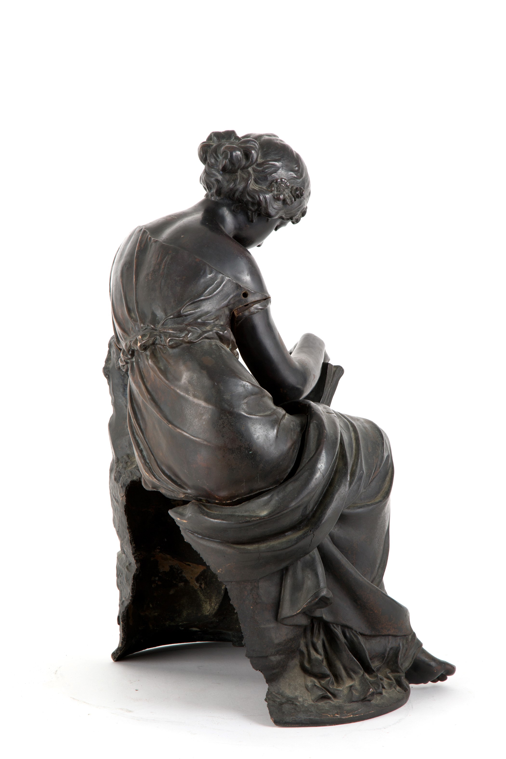 Scultura in bronzo "DONNA IN LETTURA"