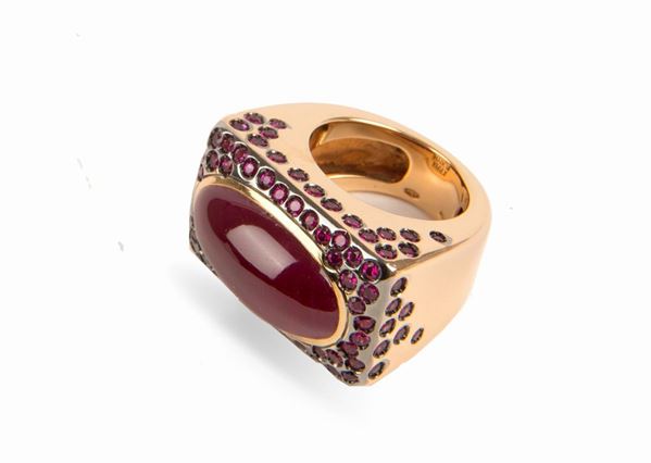 Rose gold ring with ruby