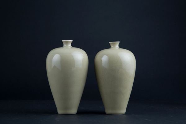 Pair of small vases
