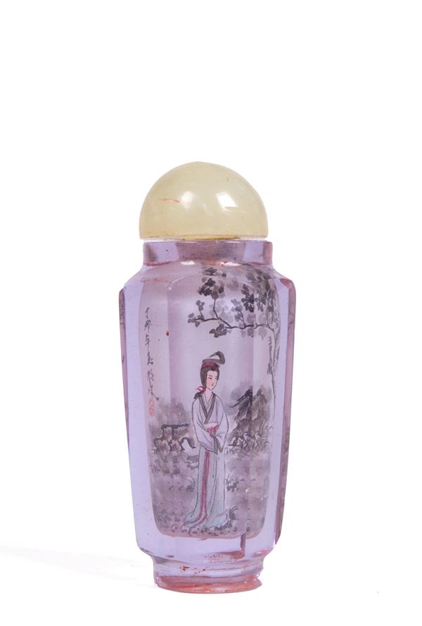 Snuff bottle