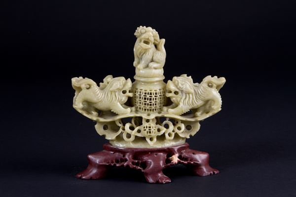 Sculpture "FO DOG"