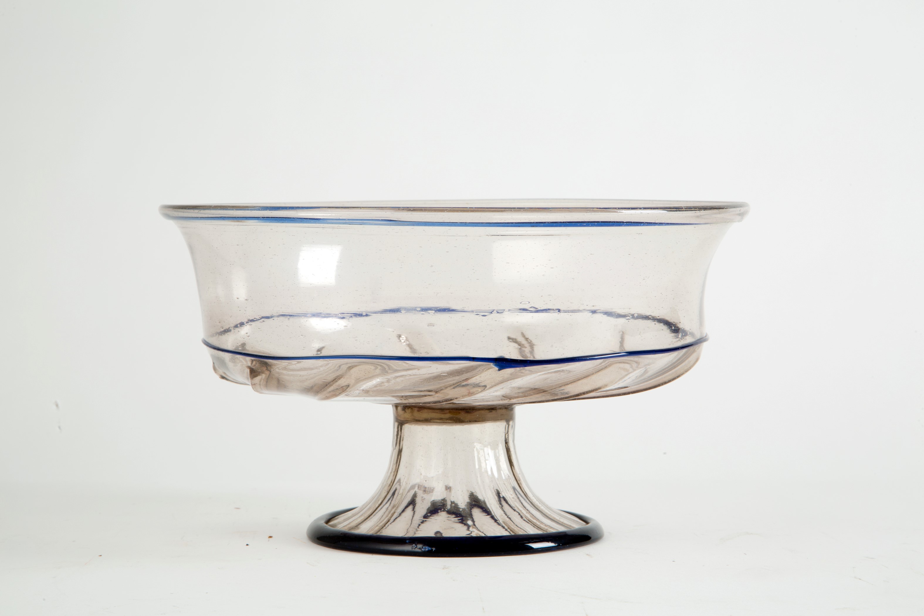 Alzata in vetro soffiato