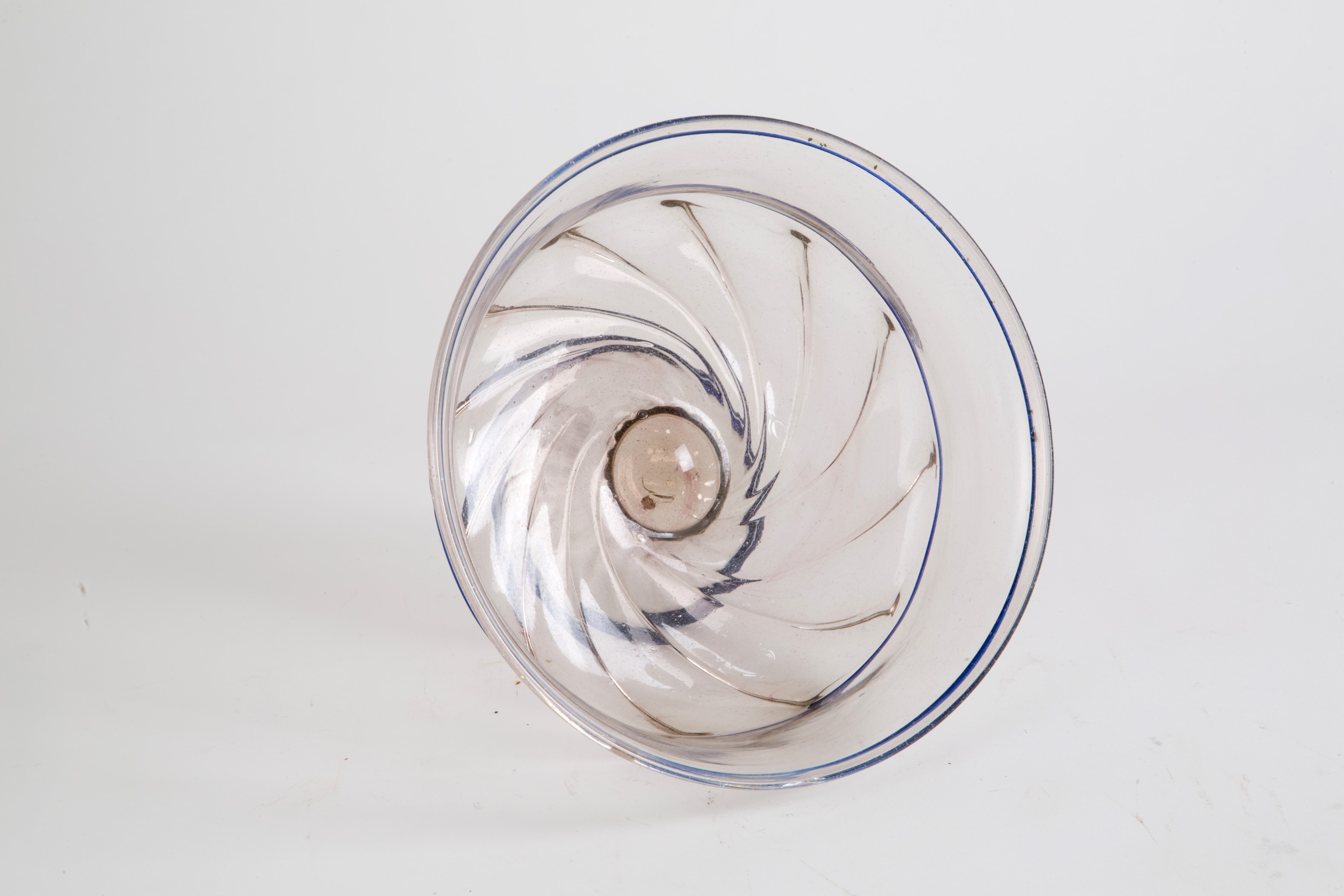 Alzata in vetro soffiato