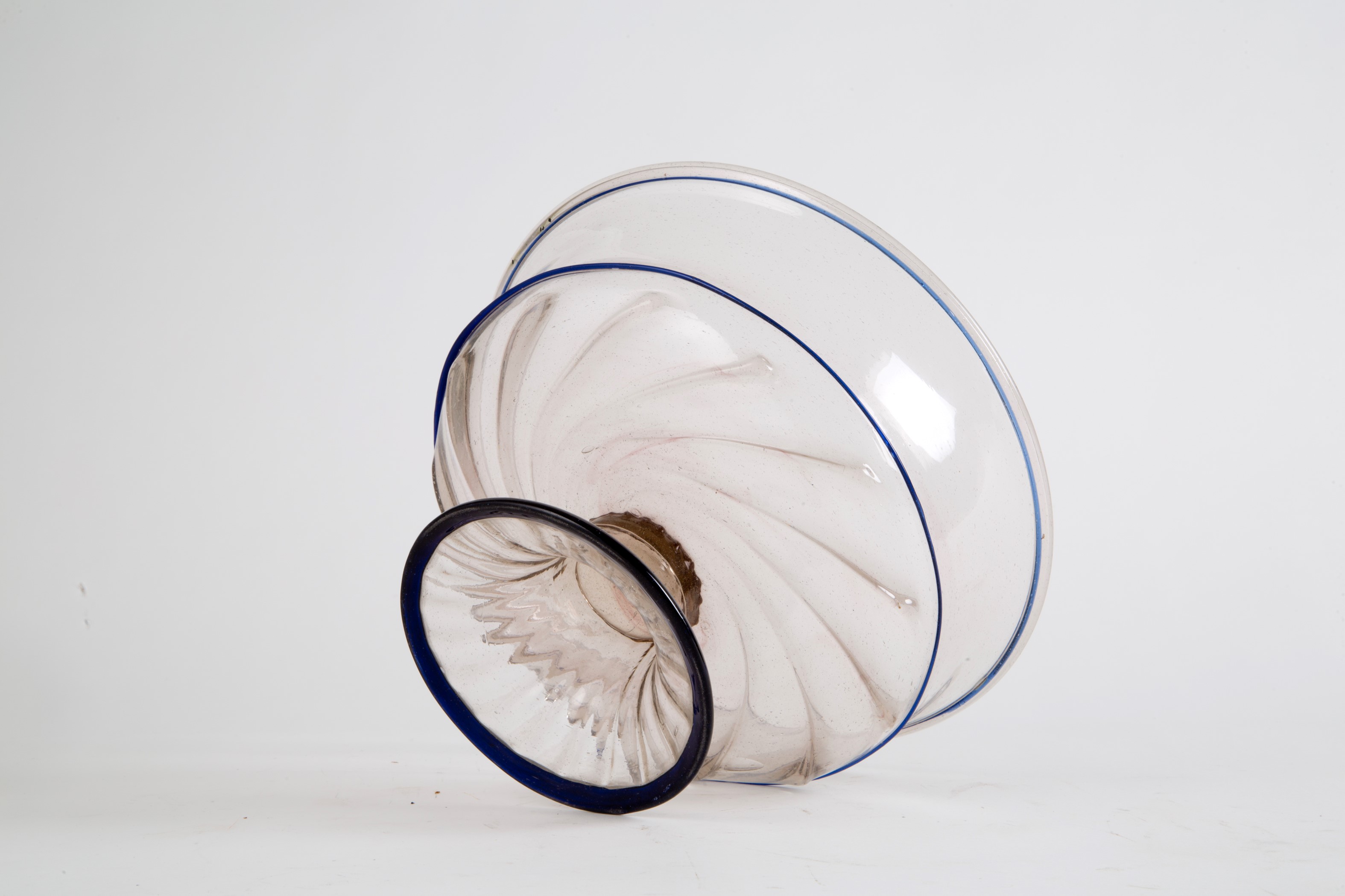 Alzata in vetro soffiato