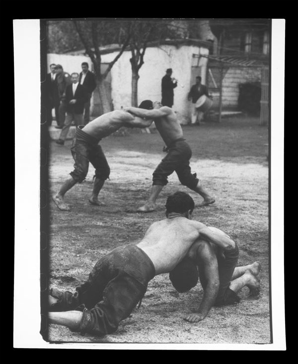 HENRI CARTIER-BRESSON - "ISTANBUL, COMPETITION DE LOTTE"