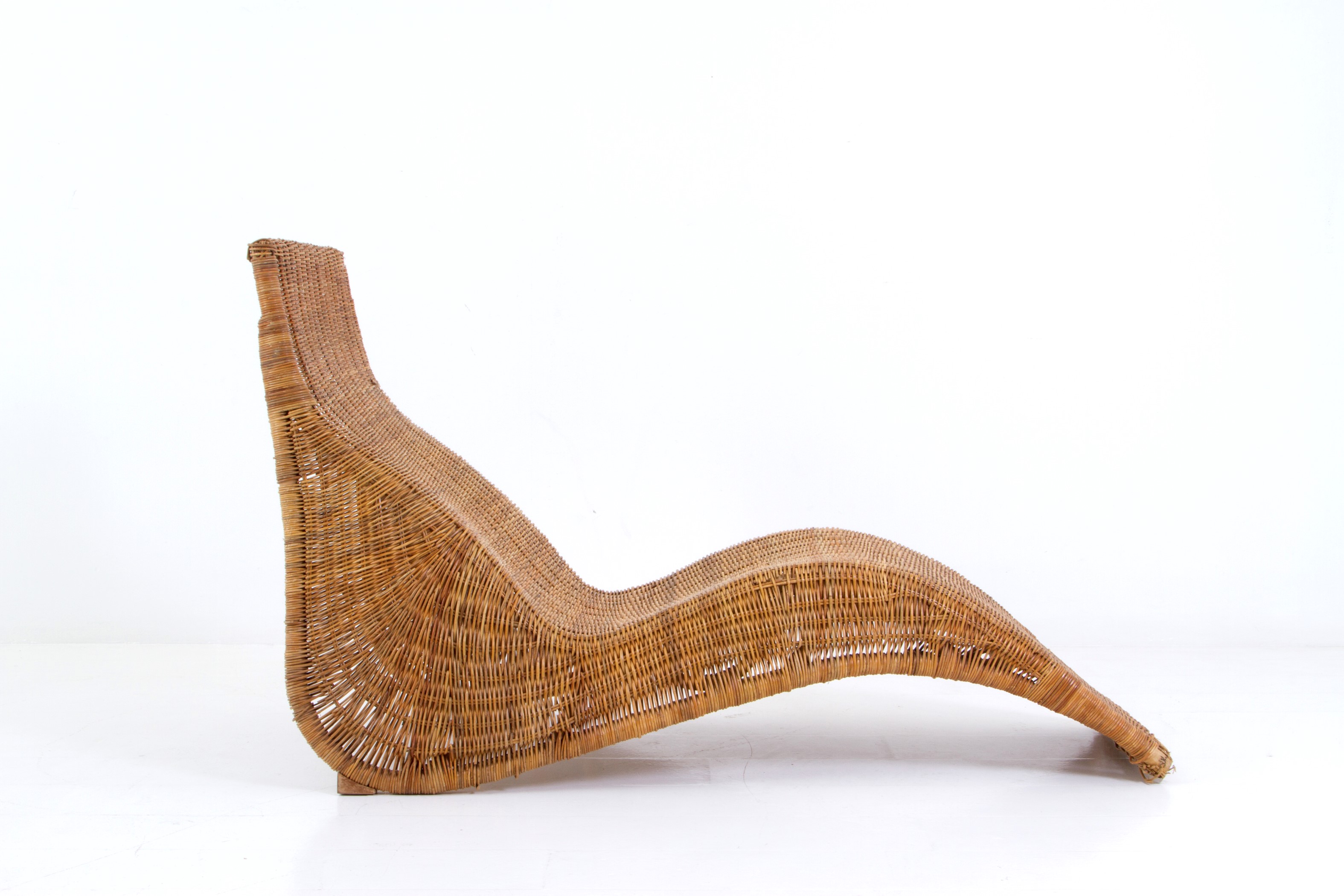 Chaise Longue in Rattan