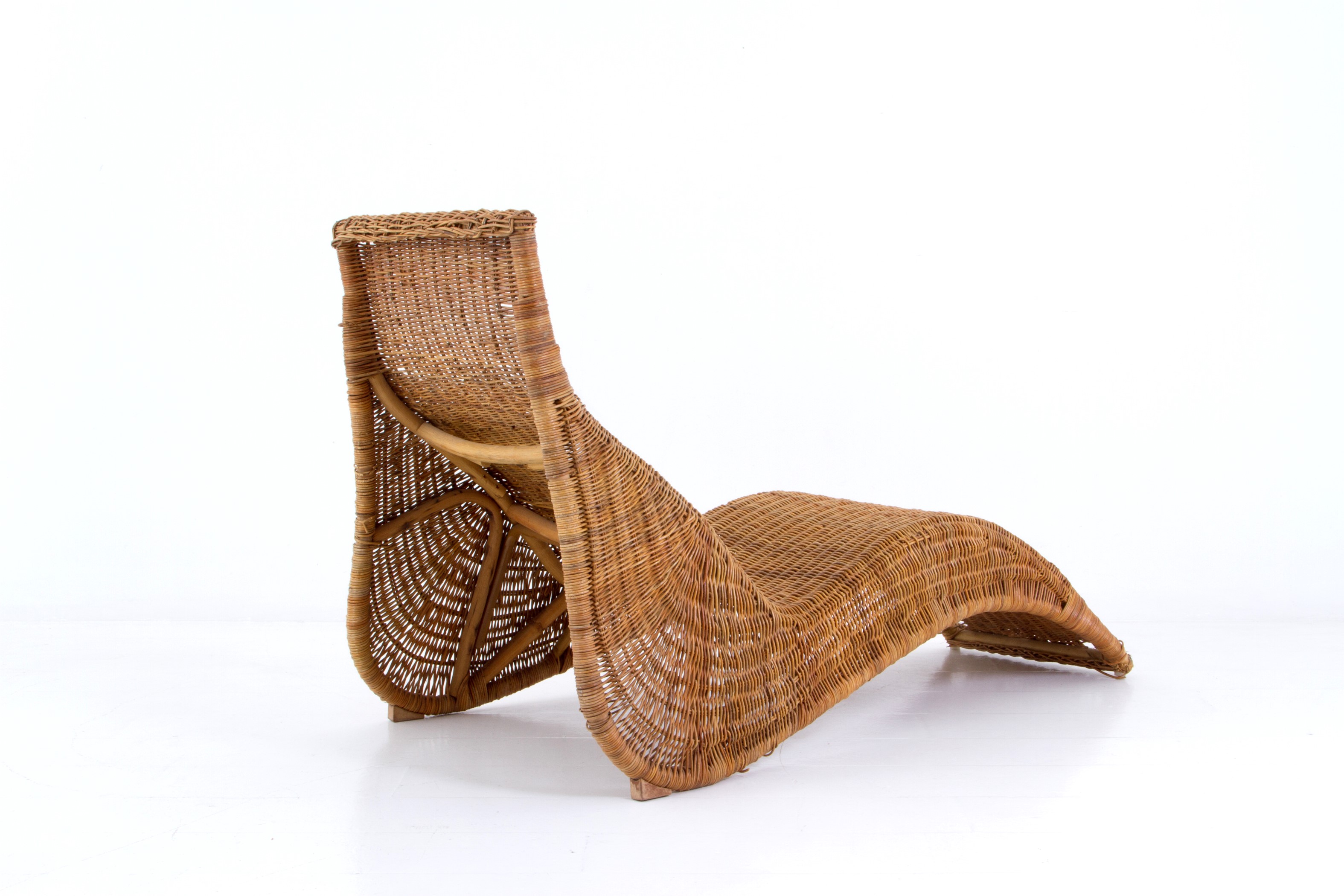 Chaise Longue in Rattan
