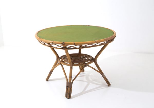 Round wicker table