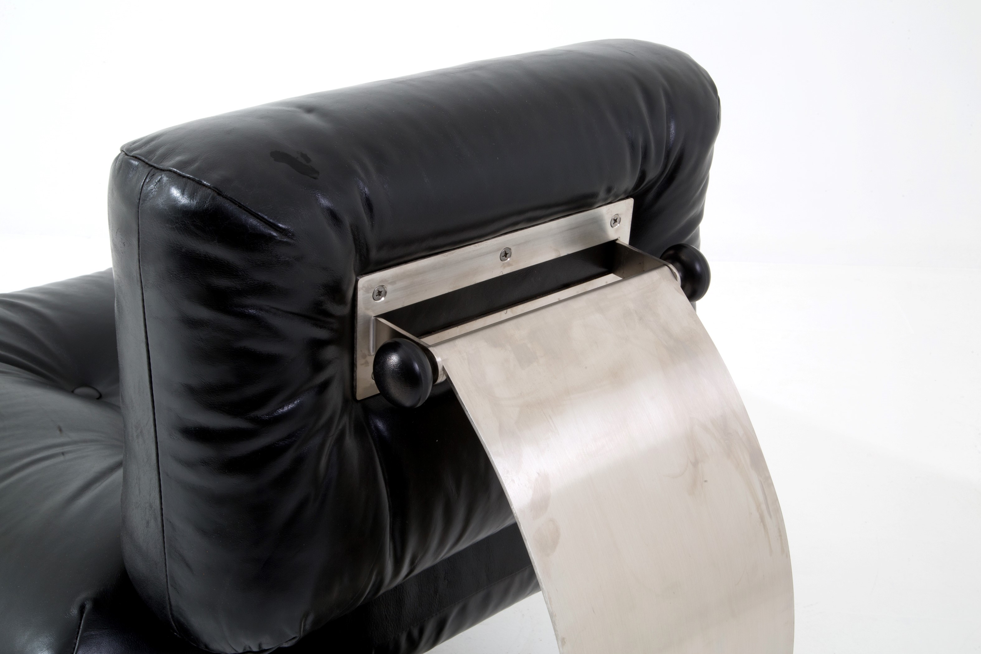 Oscar Niemeyer - Poltrona con Pouff per Mobilier International