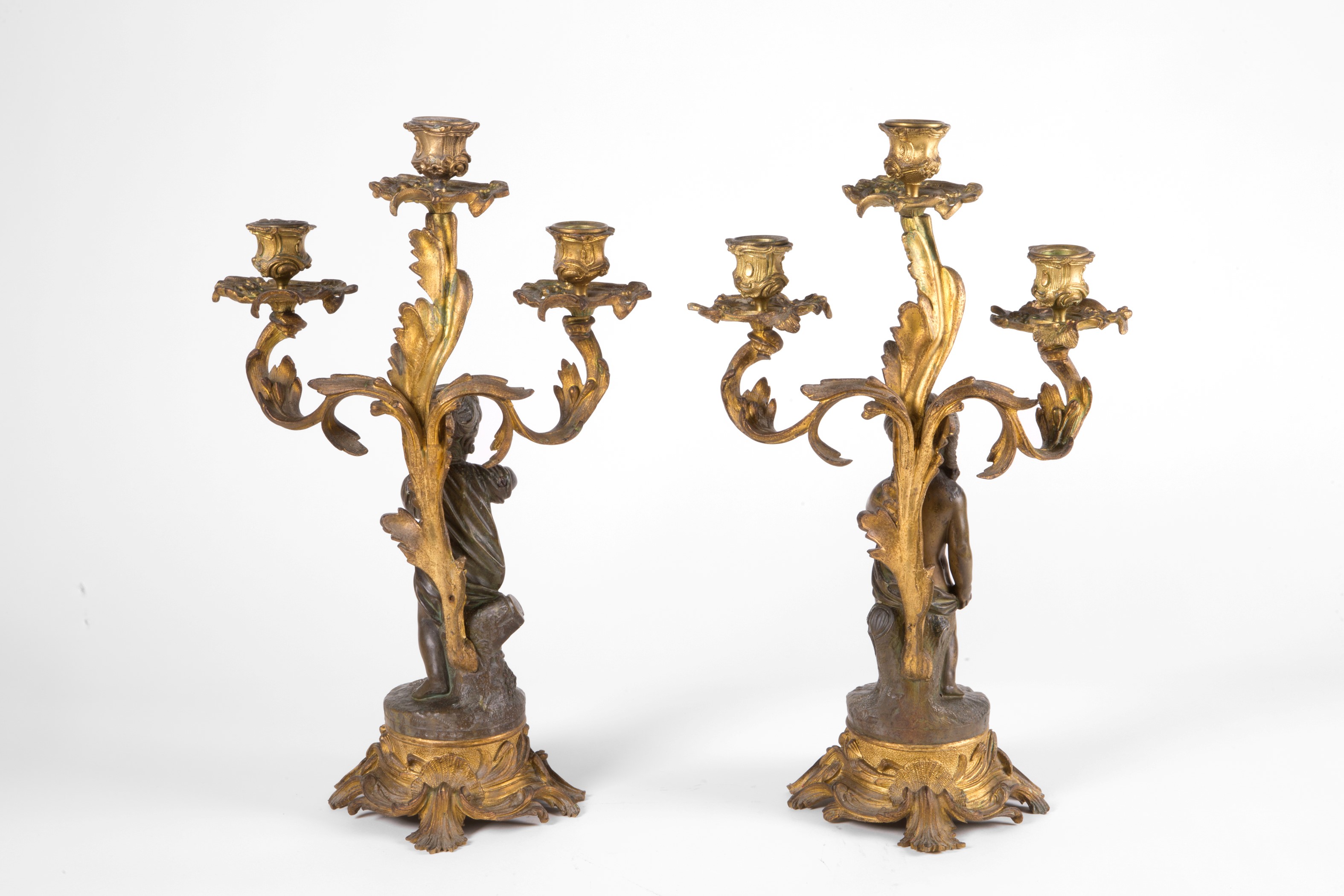 Coppia di candelieri in bronzo