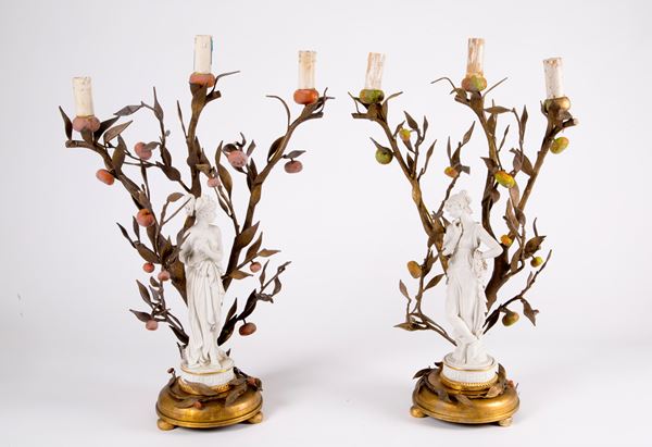 Coppia di candelabri in bronzo