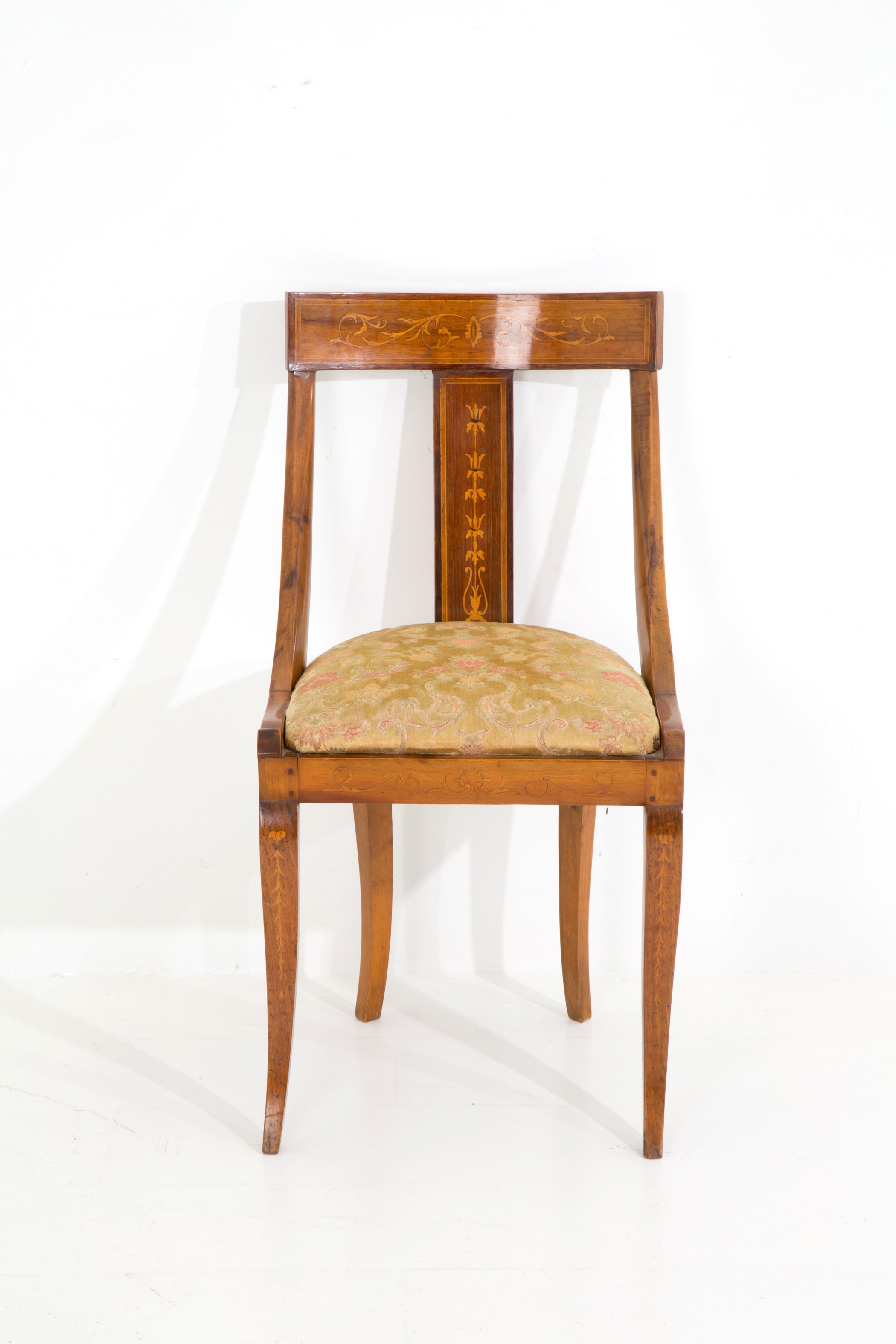 Sedia in legno filettato