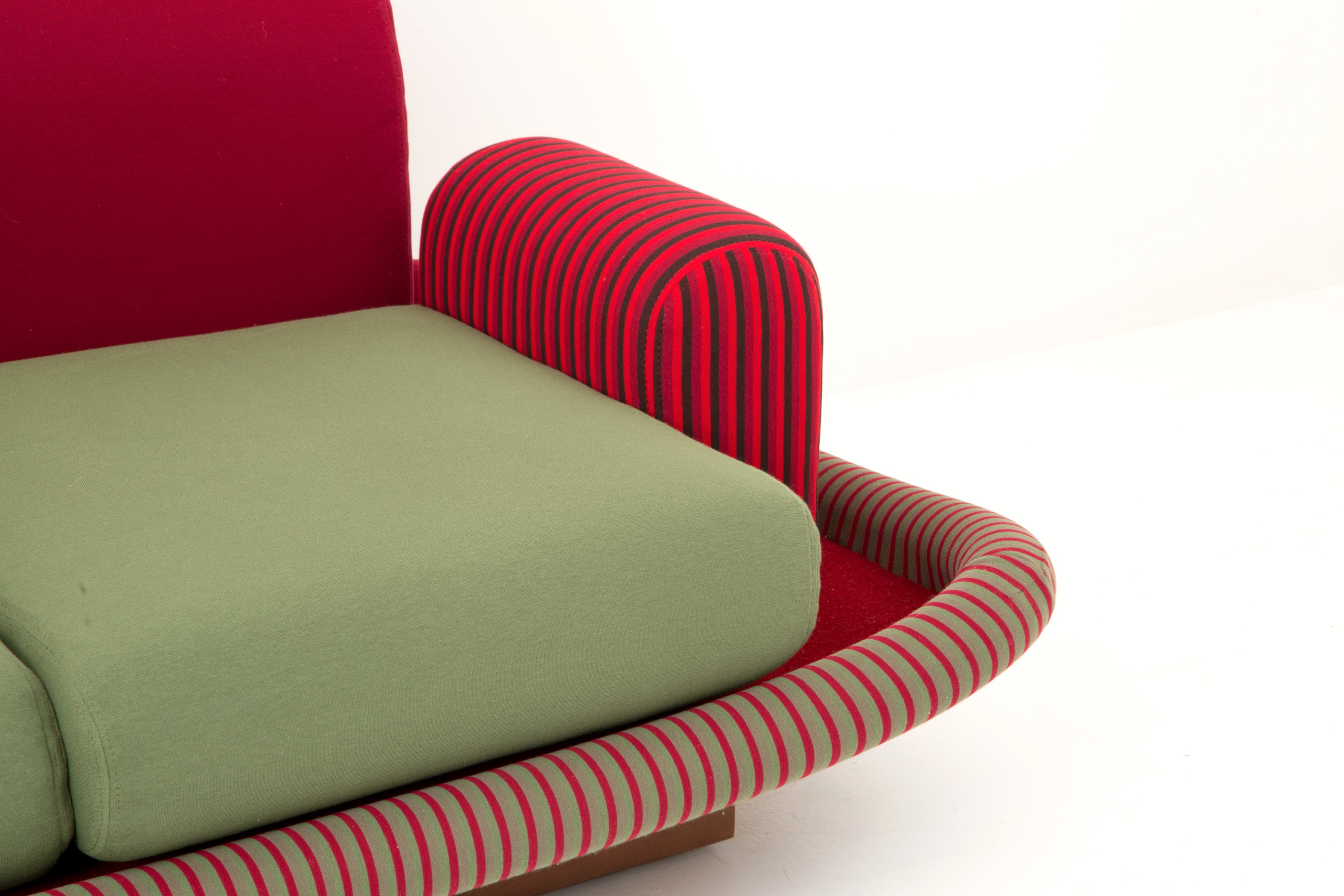 Ettore Sottsass - Divano Tappeto Volante per Bedding Brevetti