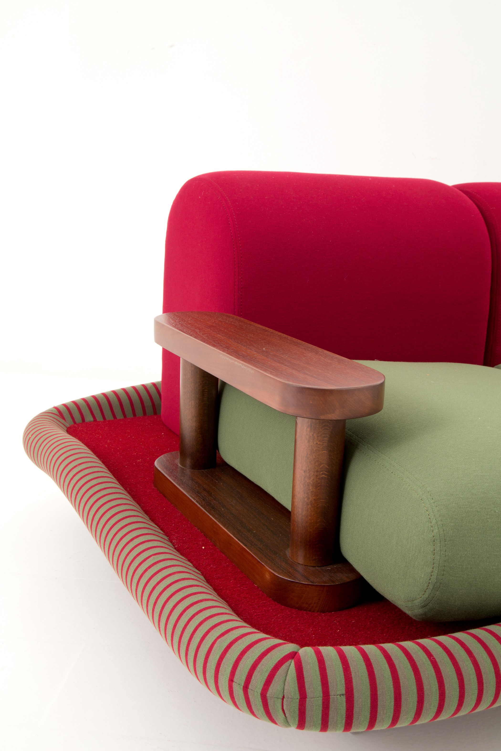 Ettore Sottsass - Divano Tappeto Volante per Bedding Brevetti