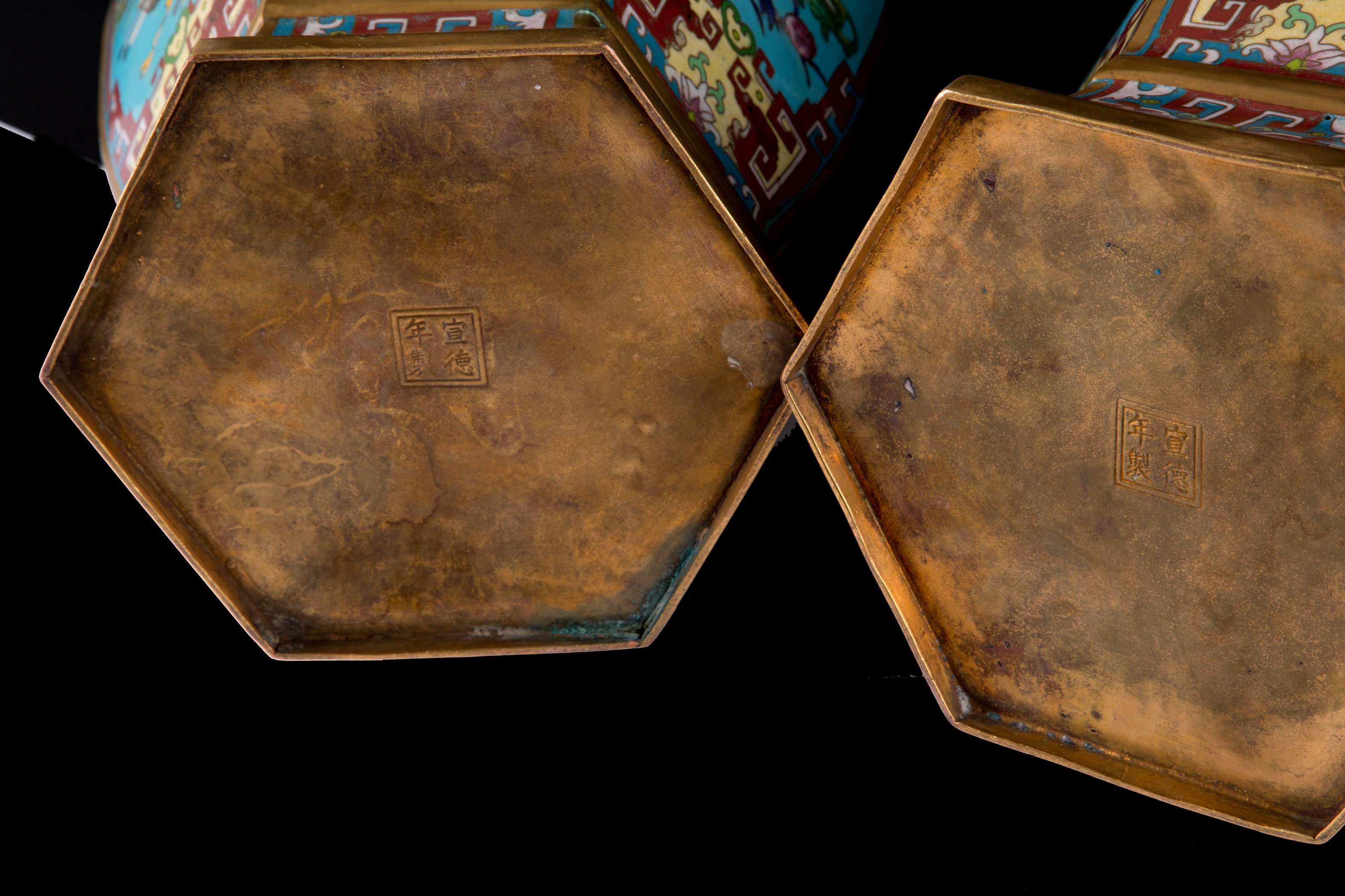 Coppia di vasi cloisonné