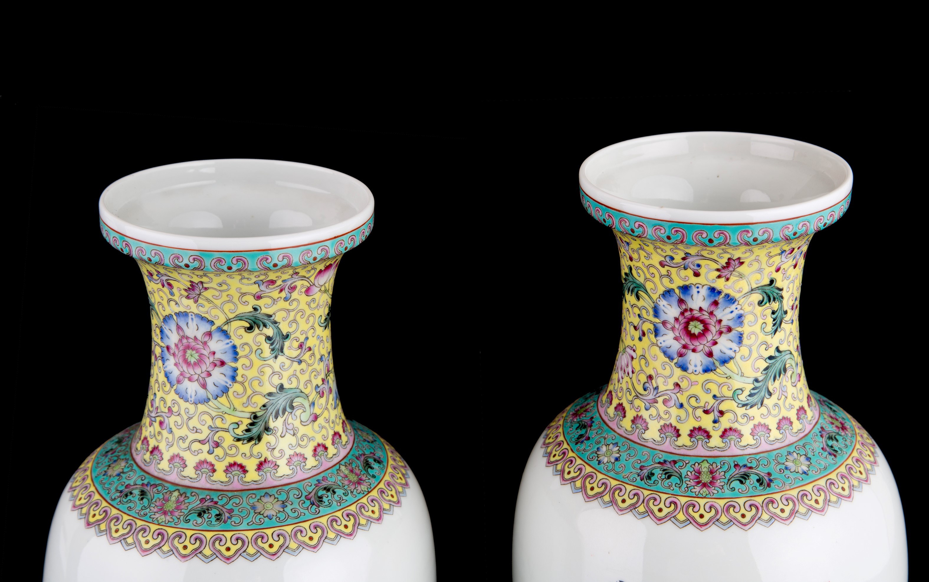 Coppia di vasi in porcellana
