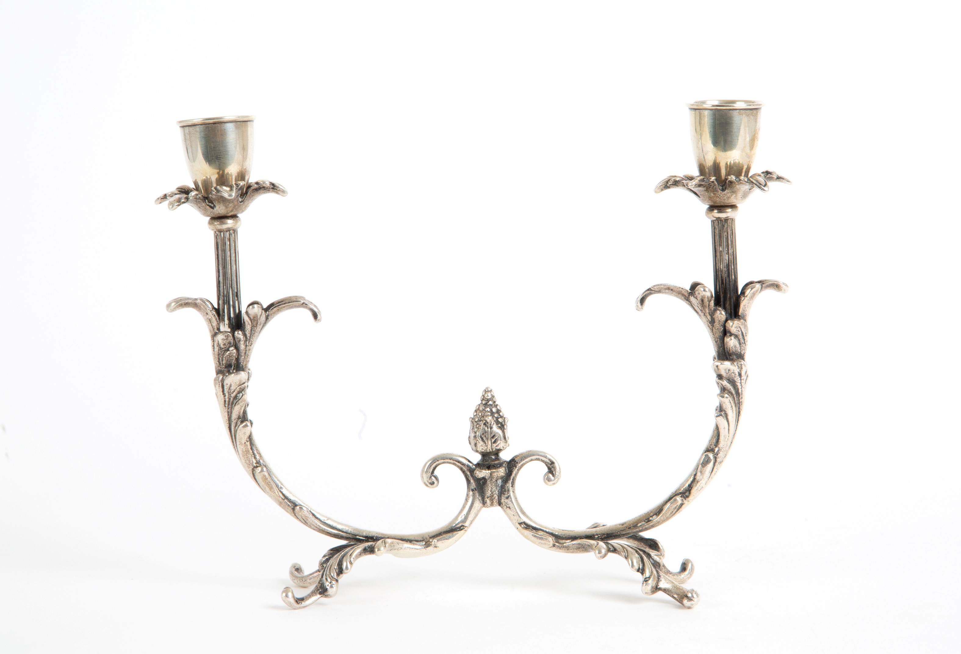 Due candelabri in argento