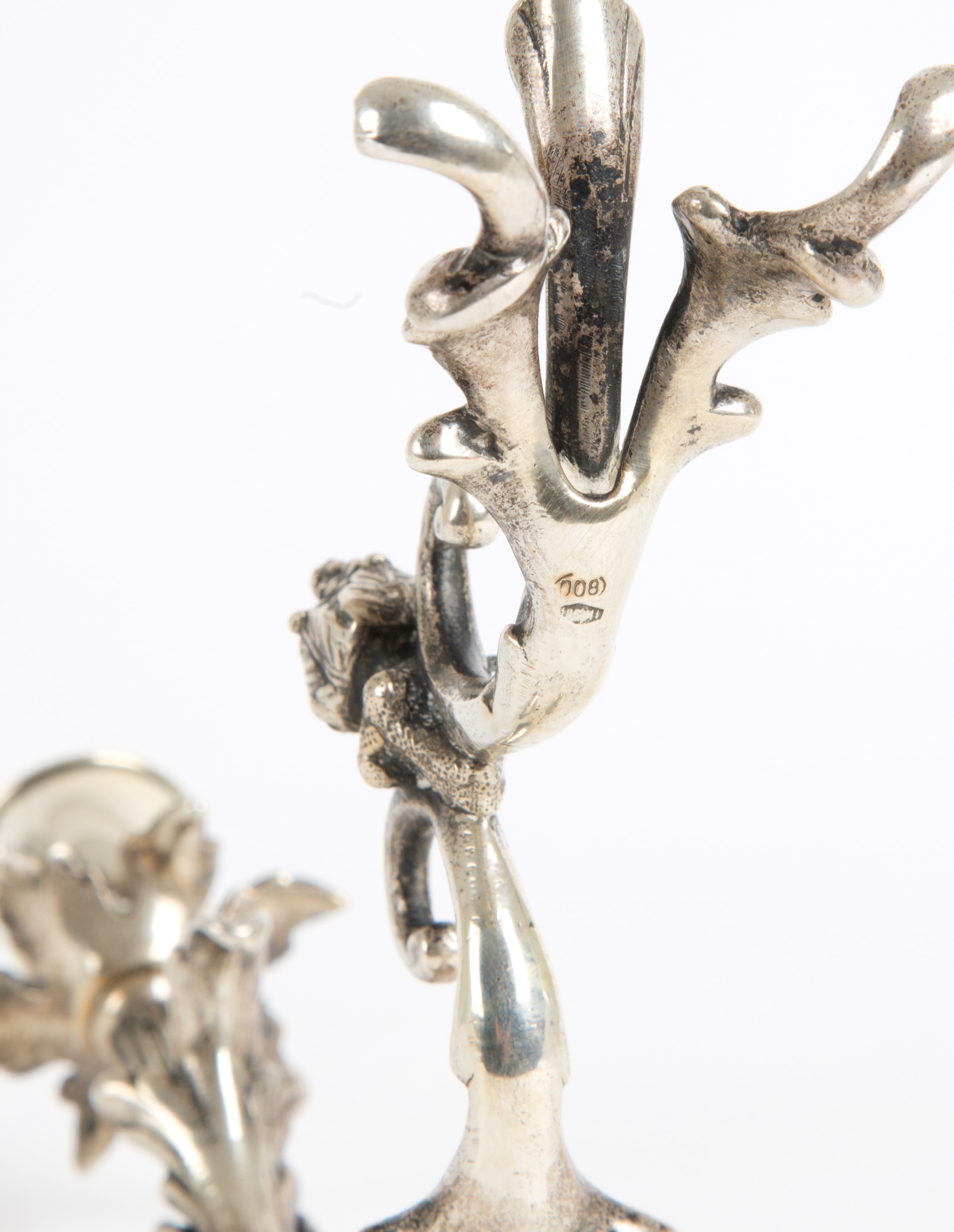 Due candelabri in argento