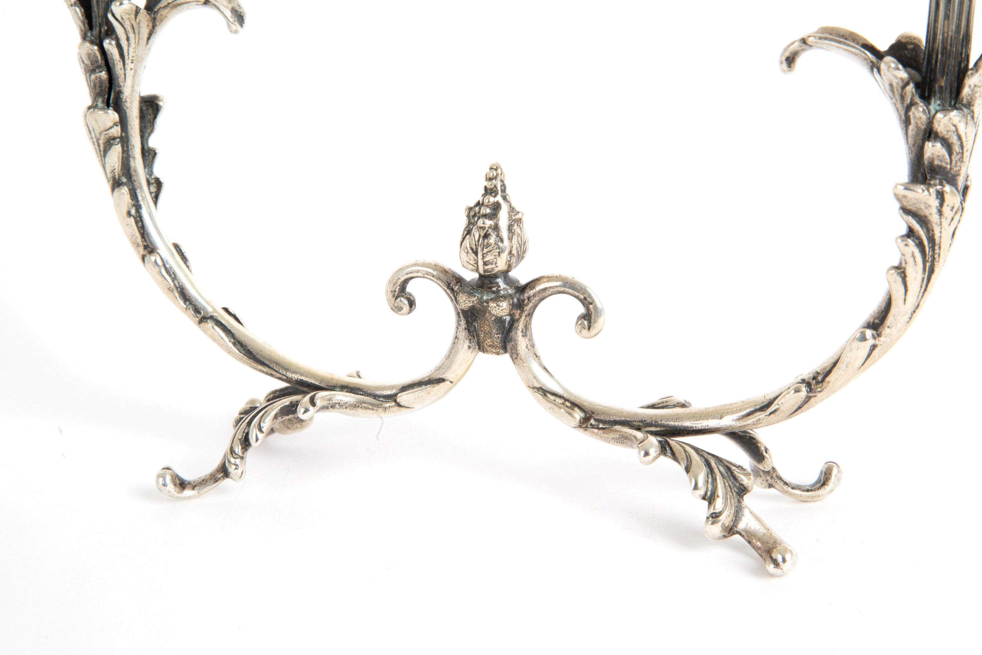 Due candelabri in argento